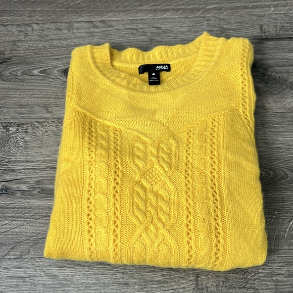 CASHMERE XS Aqua sweater YELLOW 🌼 from Bloomingdale’s - Picture 5 of 6